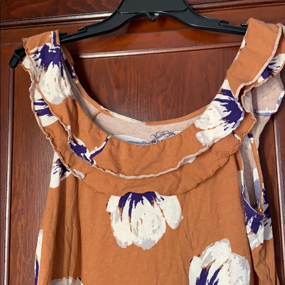 Old navy ruffle tank top size large